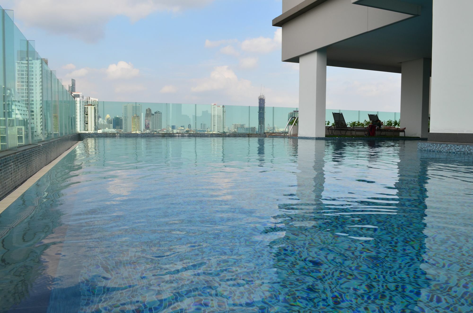 Wooden Suites  Bangkok Exterior foto